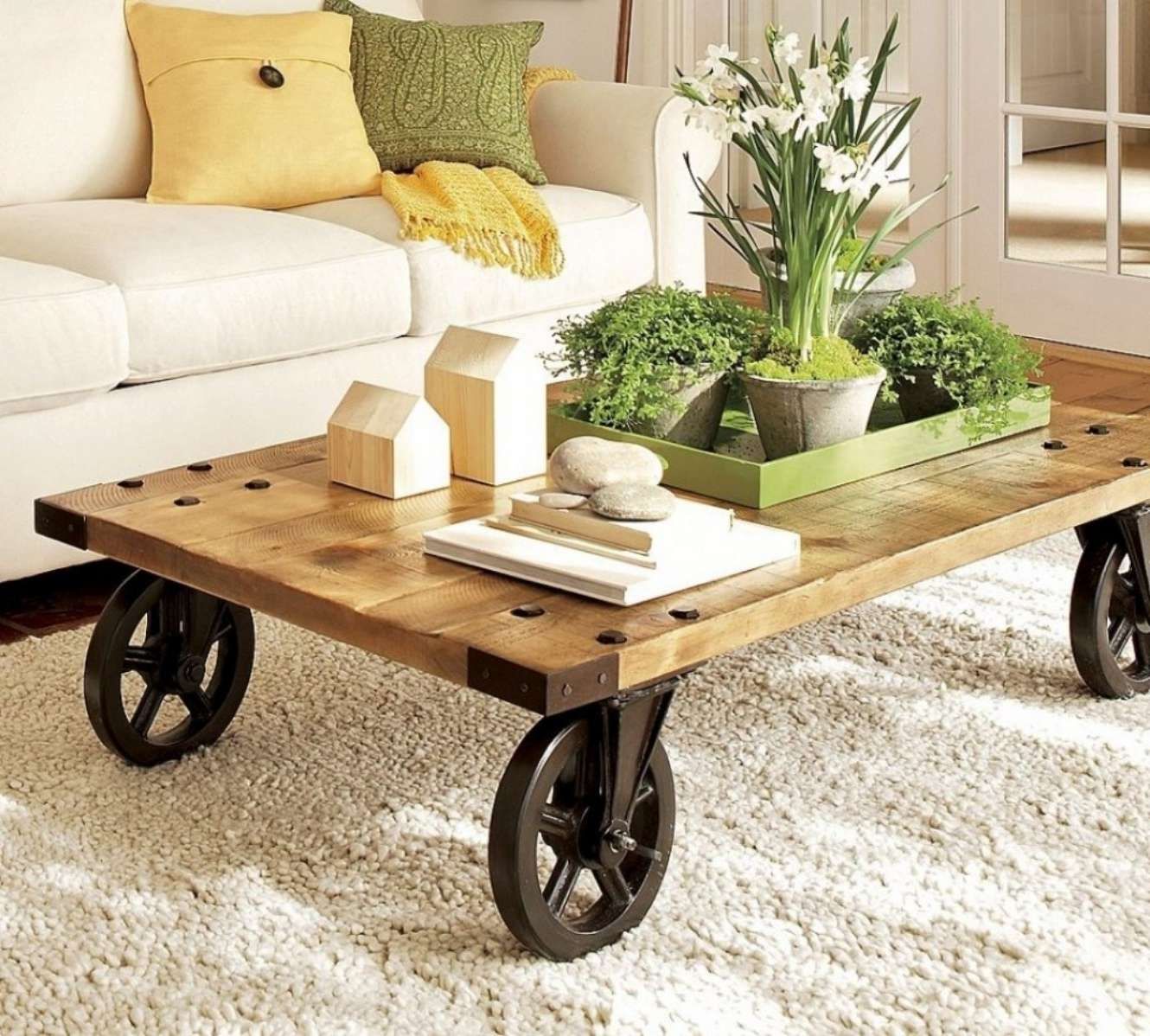 2018 Wheels Coffee Tables Intended For 12 Modern Coffee And Side Tables With Wheels (Gallery 19 of 20)