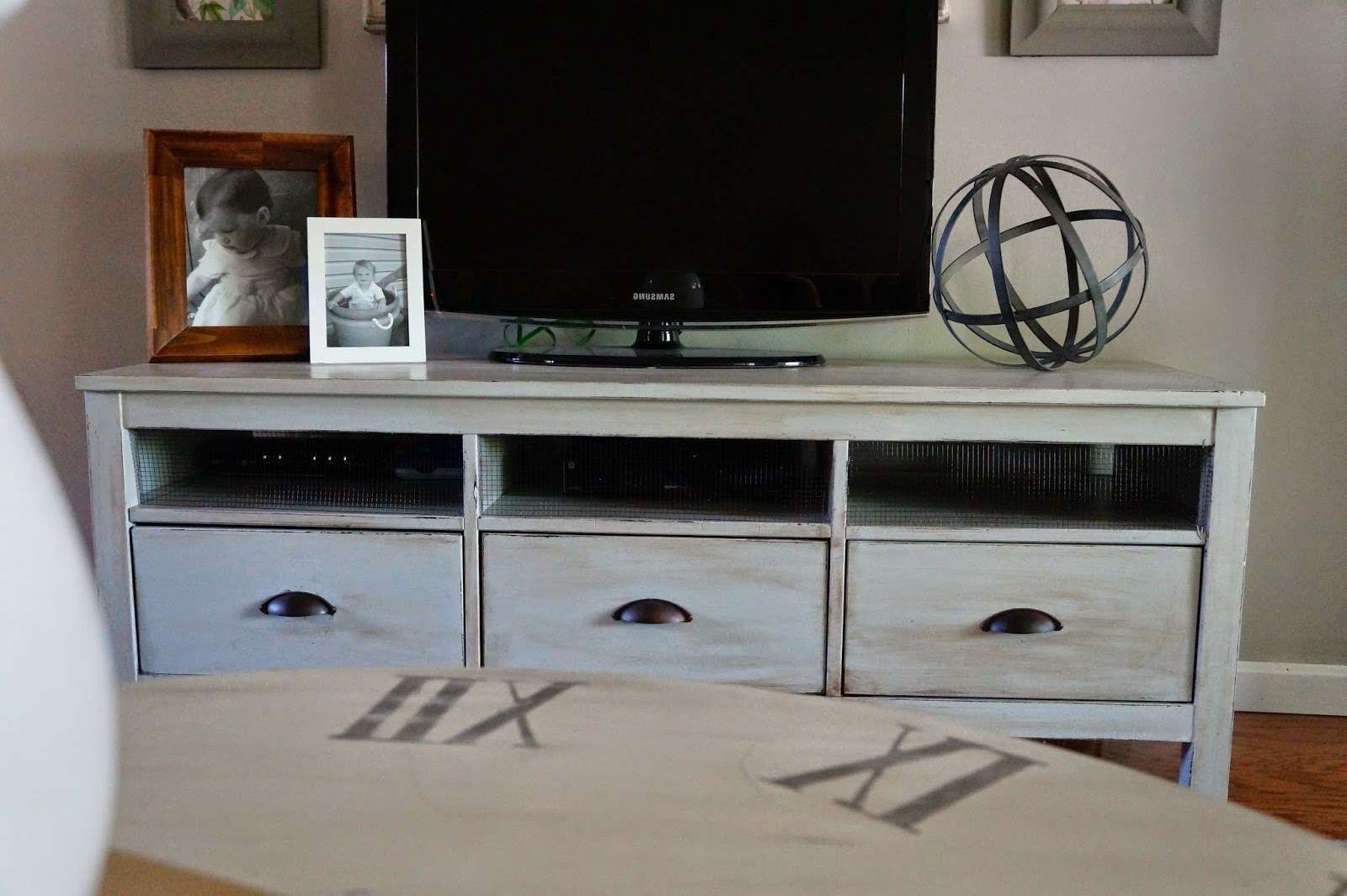 Shabby Chic Ikea Tv Stand With Mount And Drawers – Decofurnish In Shabby Chic Tv Cabinets (View 16 of 20)