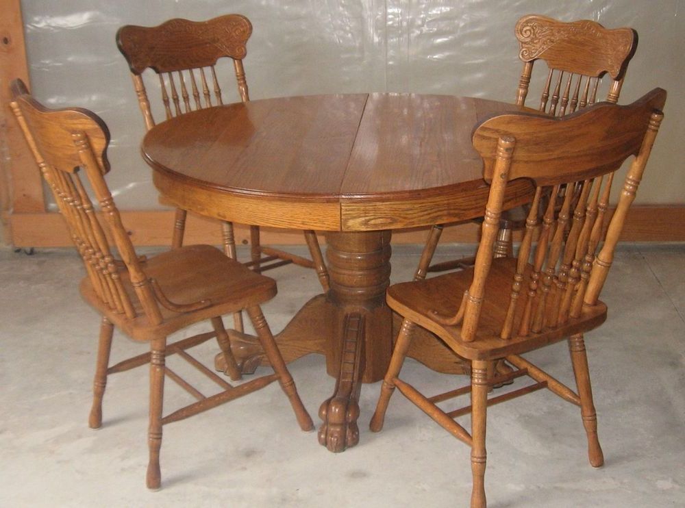 Round Oak Dining Tables And Chairs Regarding 2017 Antique 47 Inch Round Oak Pedestal Claw Foot Dining Room Table With (View 3 of 20)