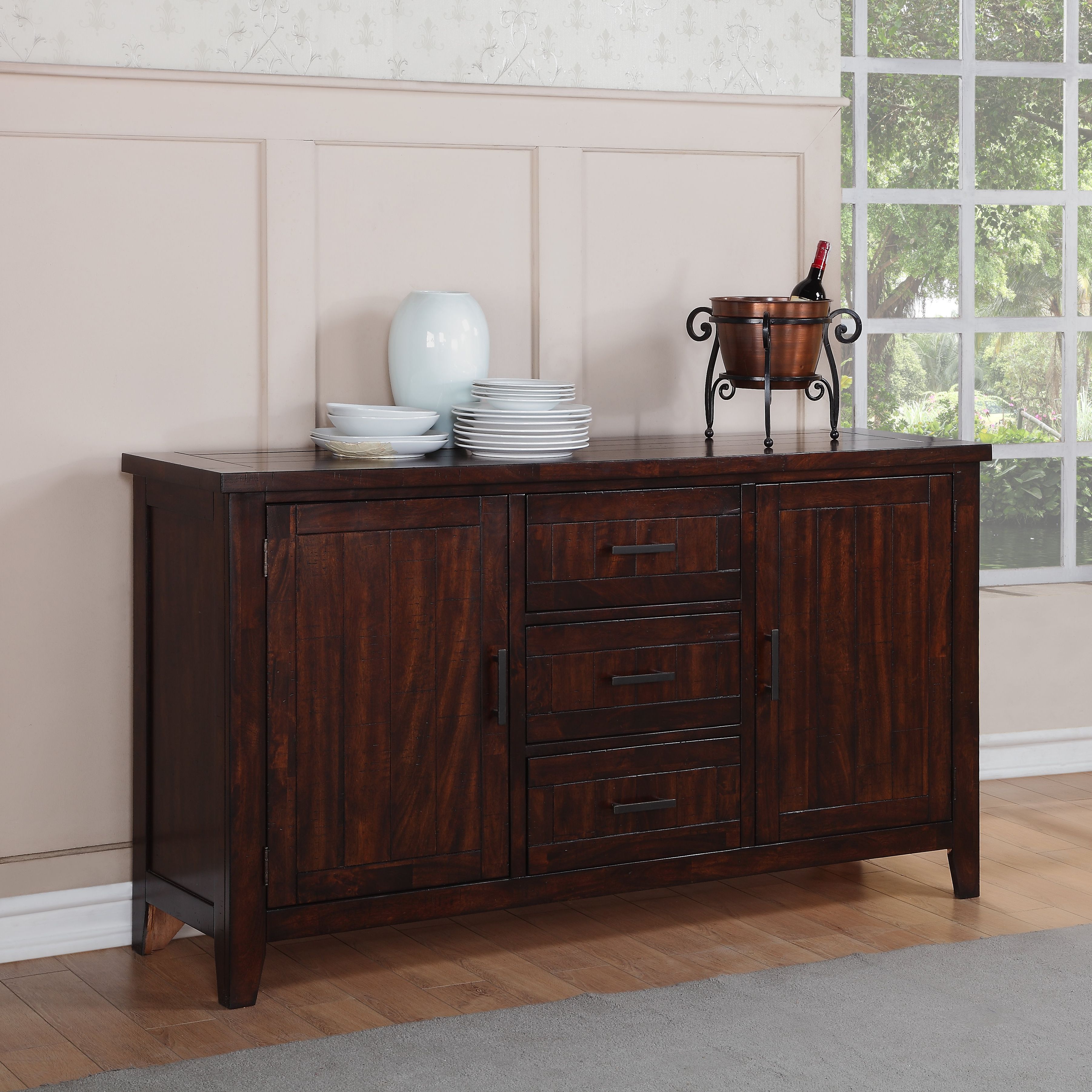 Featured Photo of 2024 Popular Seiling Sideboards