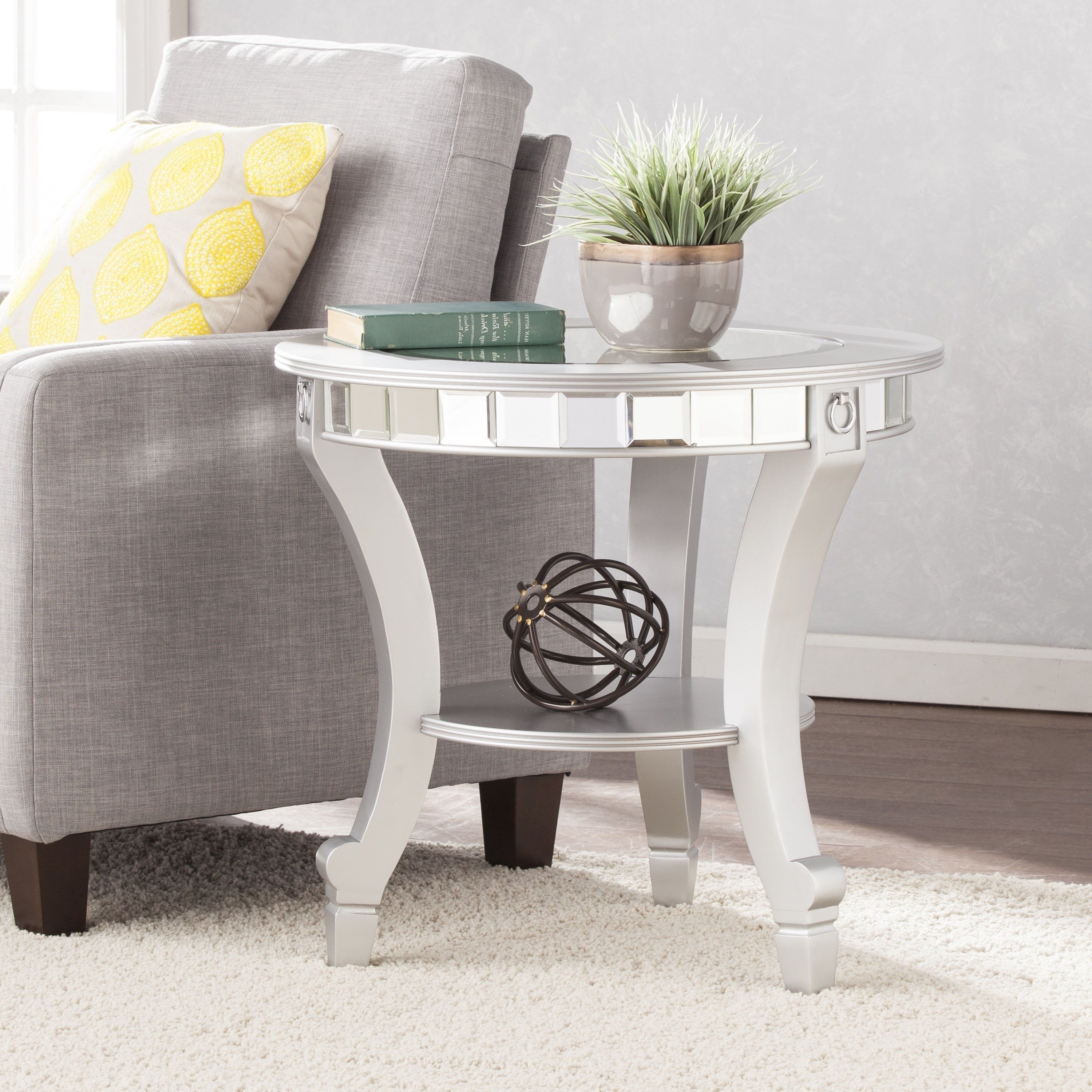 Silver Orchid Olivia Glam Mirrored Round End Table – Matte Silver Intended For Best And Newest Silver Orchid Olivia Glam Mirrored Round Cocktail Tables (View 3 of 20)