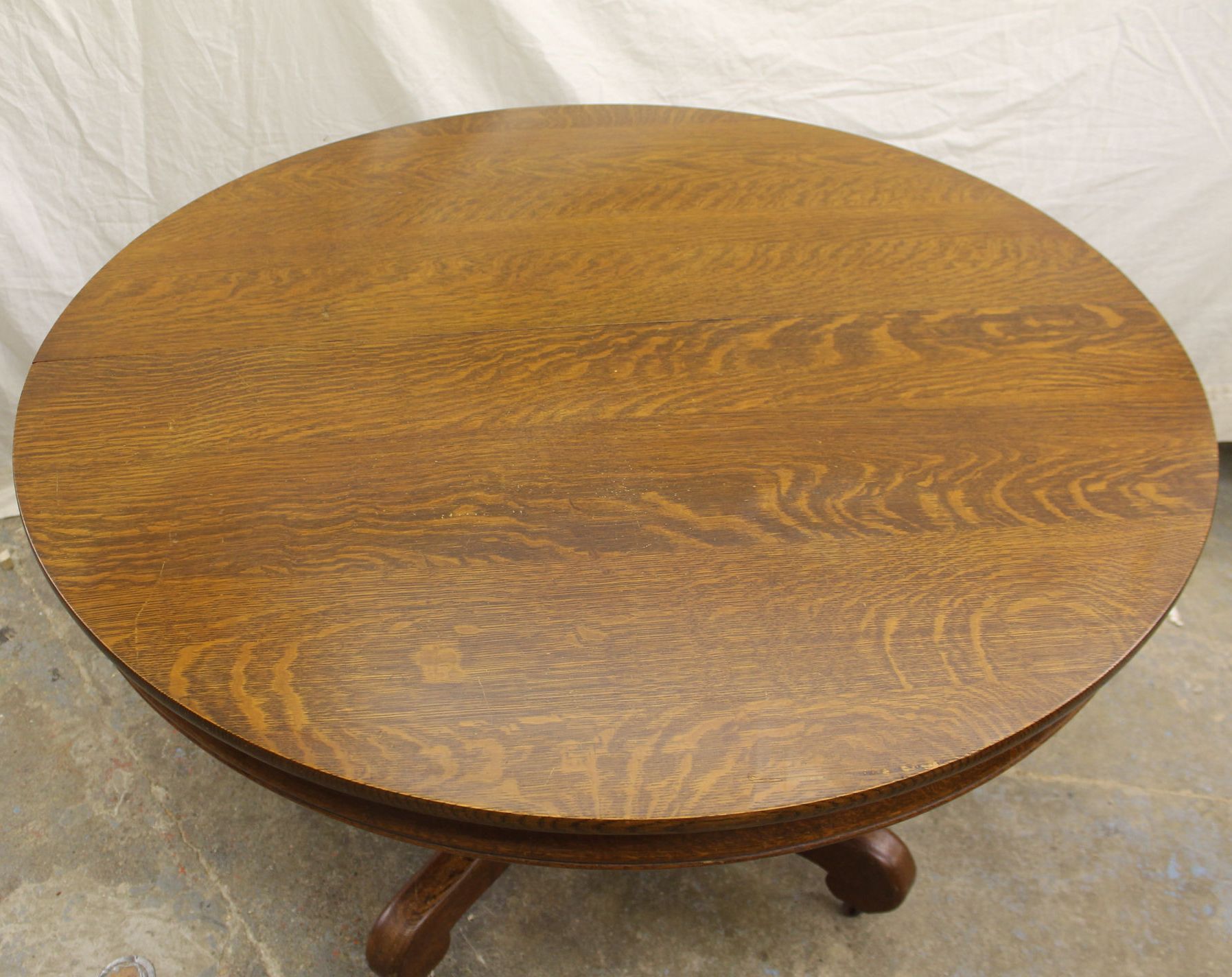 Antique Round Oak Pedestal Regarding Antique Oak Dining Tables (View 12 of 20)
