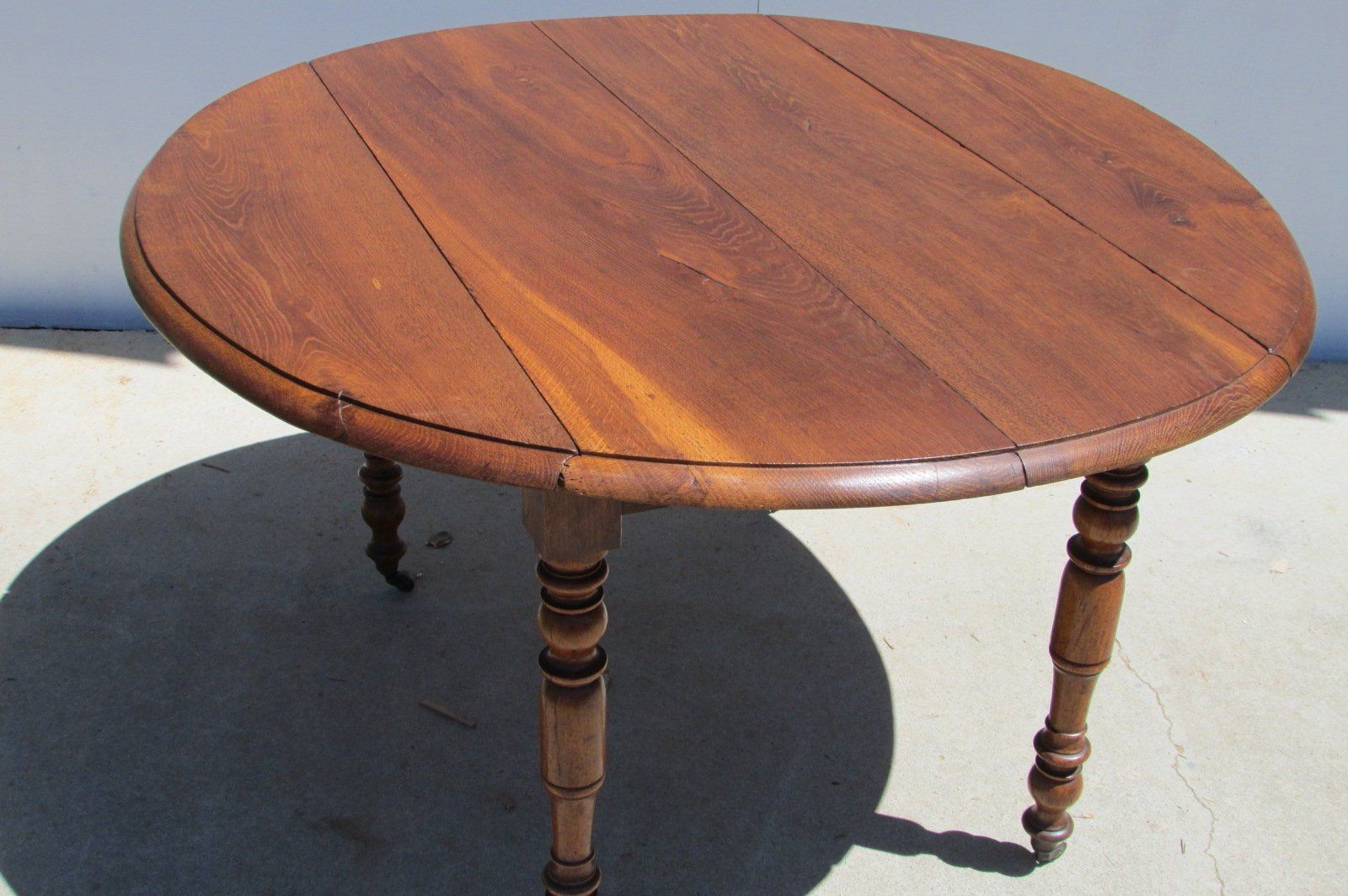 Latest Vintage Brown Round Dining Tables Intended For Antique Round Drop Leaf Oak Dining Table, 1900s For Sale (View 14 of 20)