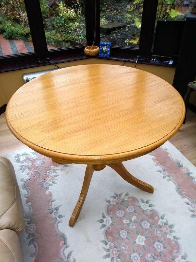Light Oak Round Dining Table (View 2 of 20)