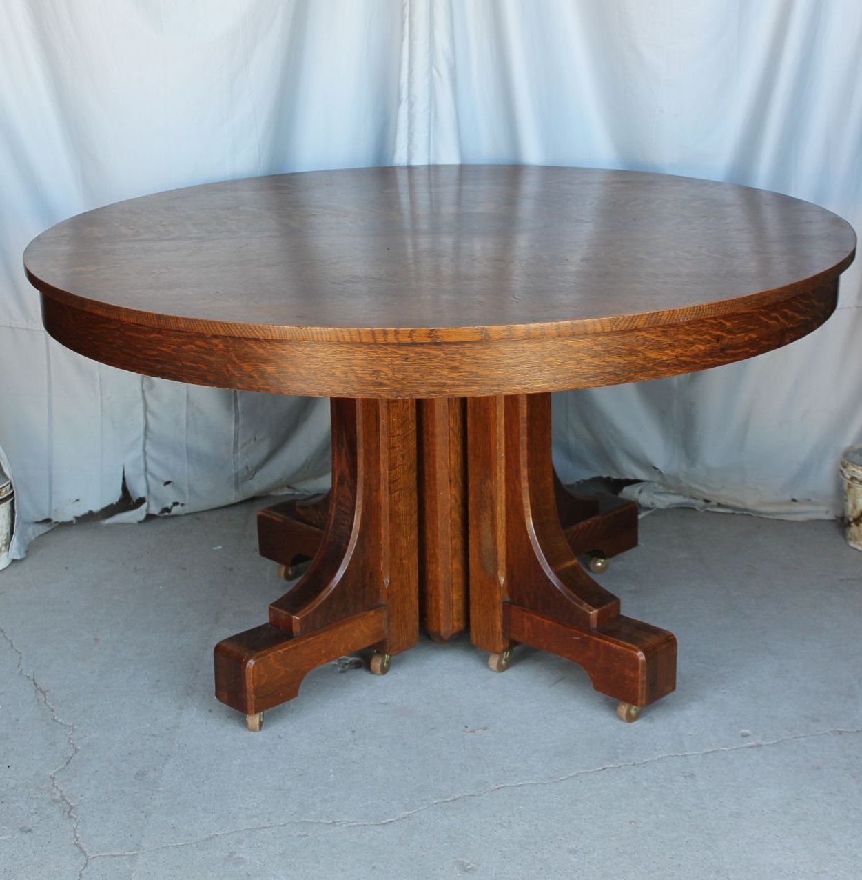 Mission Style Round Oak Dining (View 6 of 20)