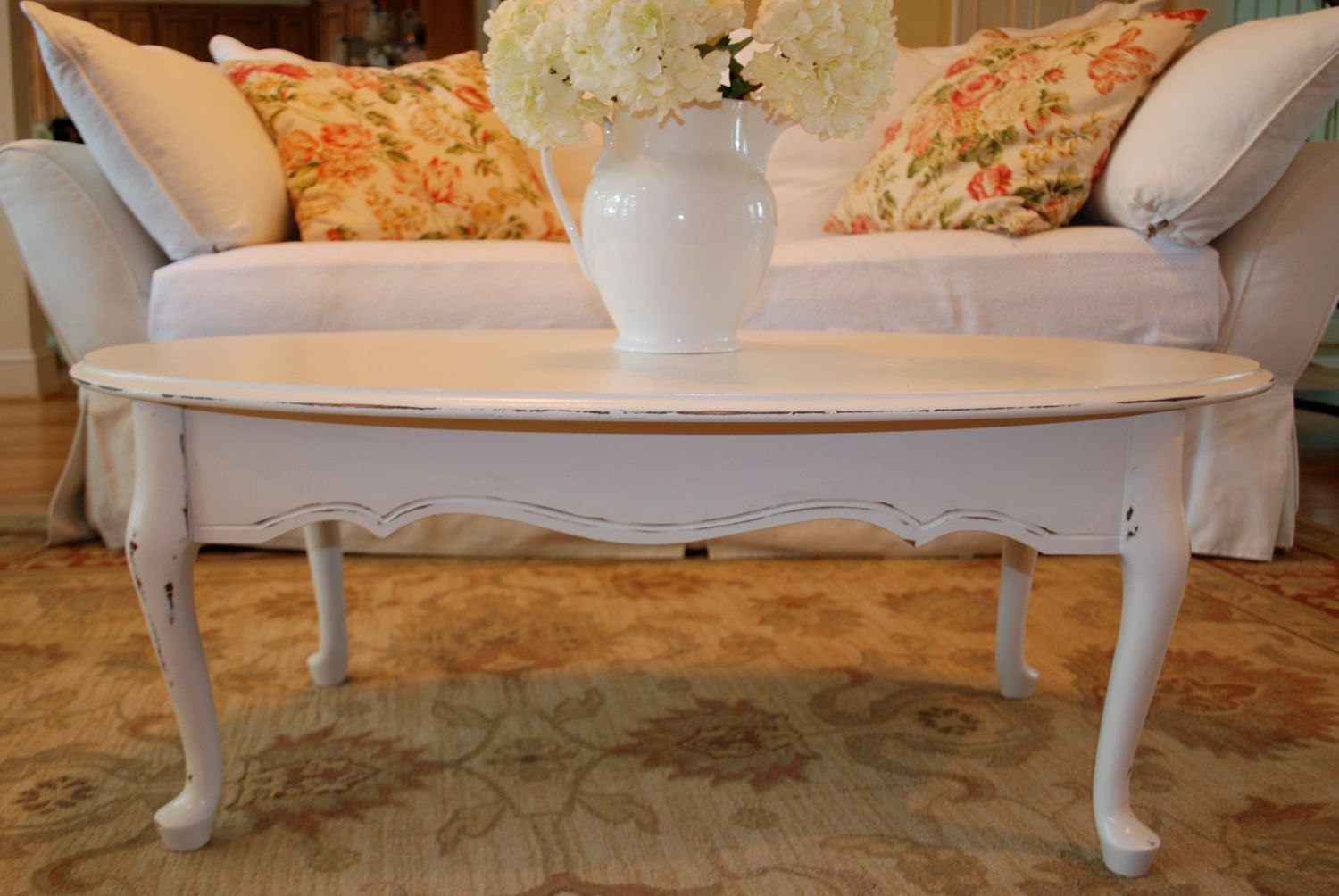Queen Anne Style Antique White Distressed Coffee Table With Regard To Best And Newest Antique White Black Coffee Tables (View 2 of 20)