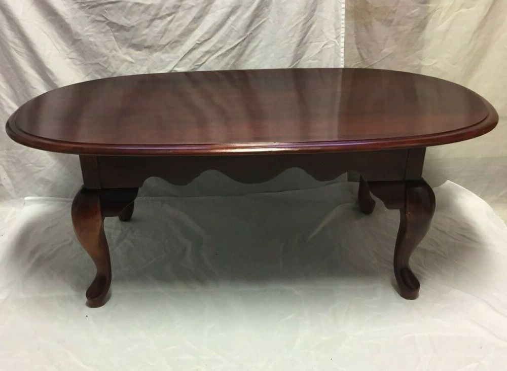 Vintage Queen Anne Style Mahogany Finish Wood Coffee With Trendy Antique Cocktail Tables (Gallery 13 of 20)