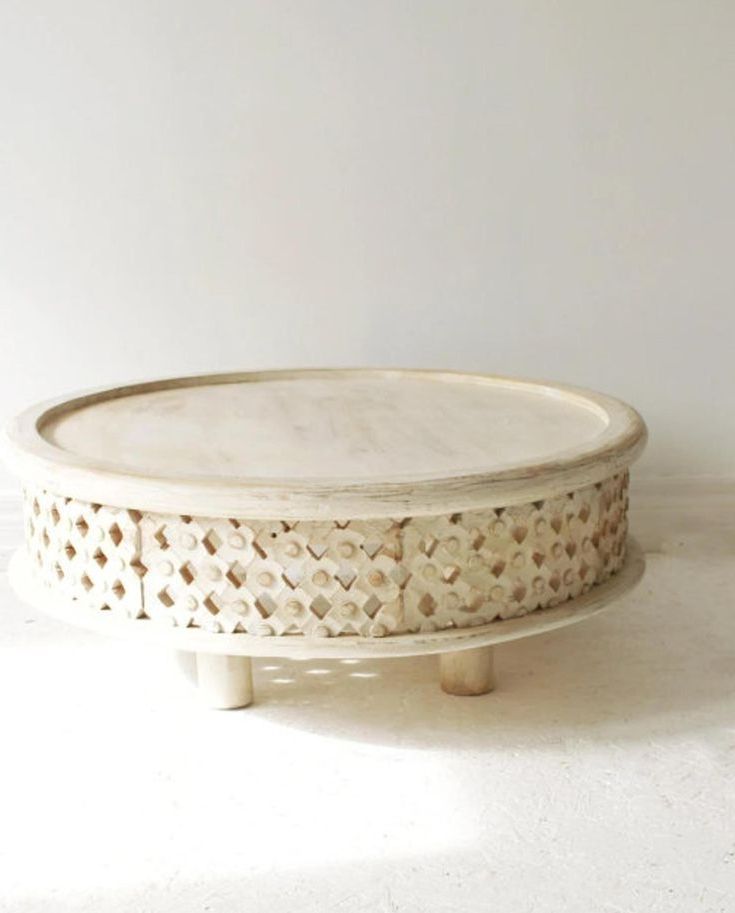 Well Known Oceanside White Washed Coffee Tables Pertaining To Antique White Wash Round Coffee Table (Gallery 19 of 20)
