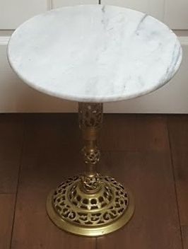Vintage End Table White Marble Round Top 1950s – Designzeina In Antique Brass Round Console Tables (View 4 of 20)