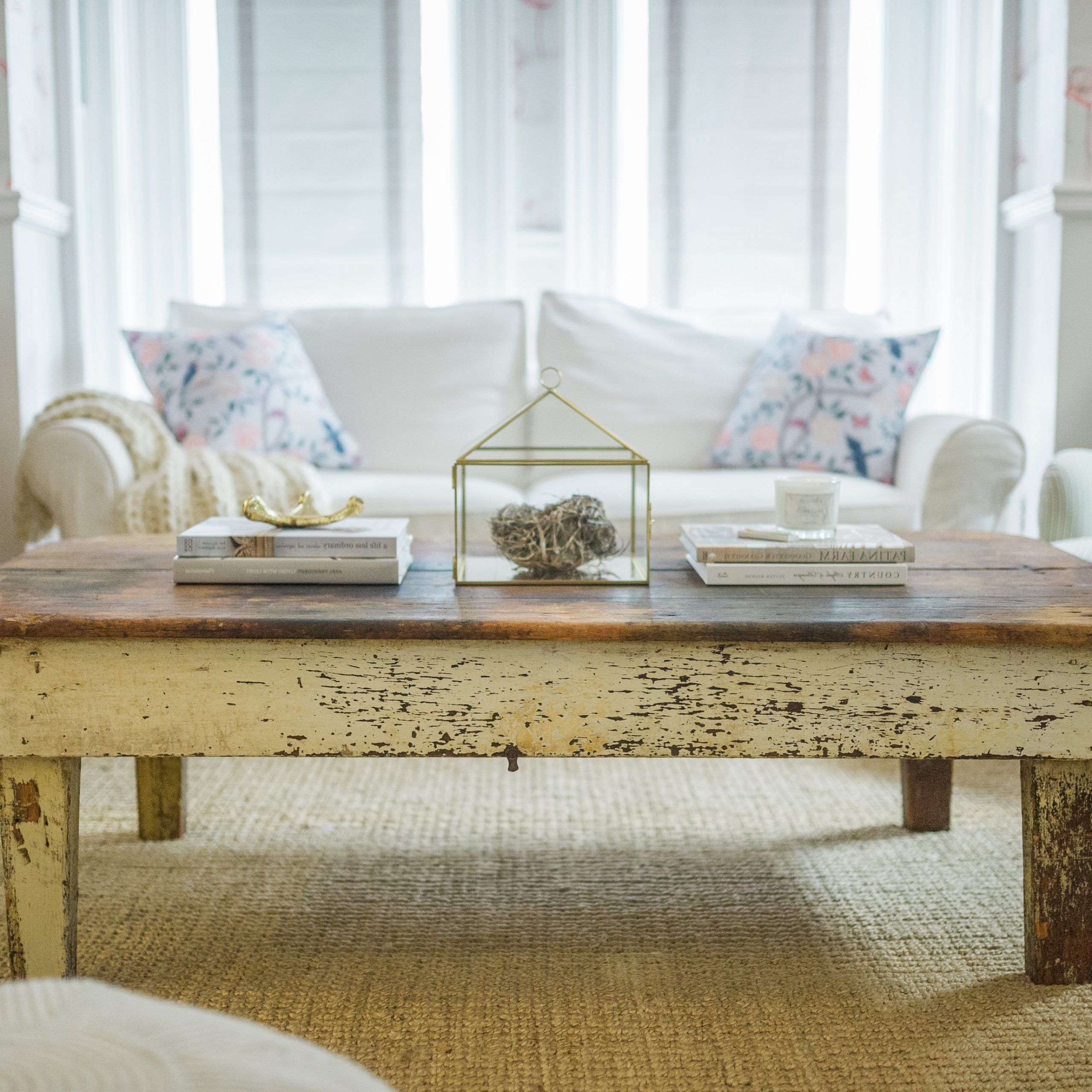 Diy Farmhouse Coffee Table – The Leslie Style In Most Recently Released Farmhouse Style Coffee Tables (View 4 of 20)