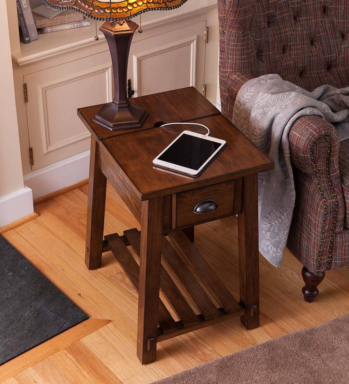 End Table With Charging Station – Visualhunt Intended For Preferred Coffee Tables With Charging Station (View 3 of 20)