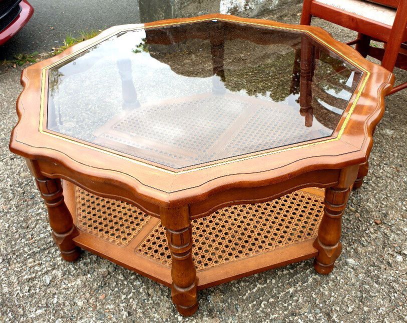 Most Popular Octagon Glass Top Coffee Tables Pertaining To Octagonal Glass Topped Coffee/occasional Table (View 7 of 20)