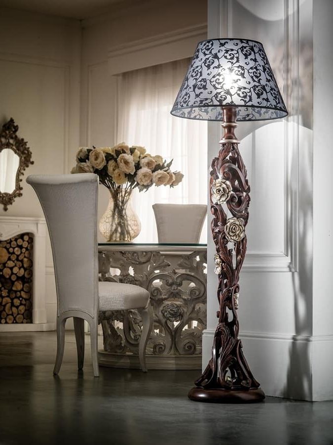 Carved Wood Floor Lamp, With Classic Style | Idfdesign Throughout Carved Pattern Floor Lamps (View 1 of 20)
