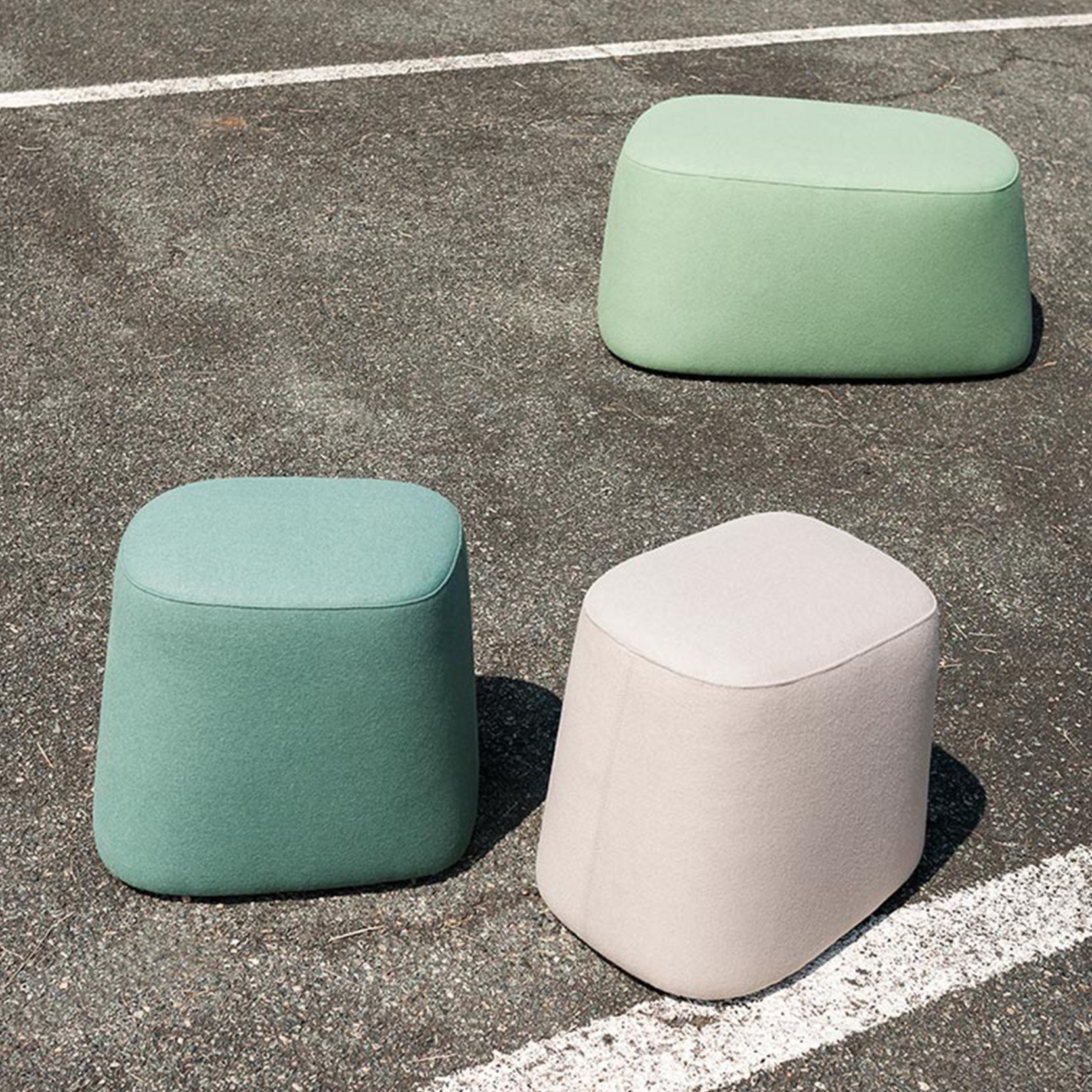 Tacchini Float Pouf Within Floating Ottomans (View 9 of 20)