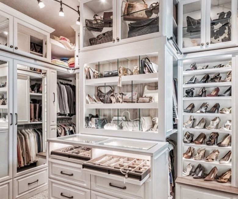 55 Best Luxury Walk In Closet For The Princess Dream – Atinydreamer Within The Princess Wardrobes (Gallery 18 of 20)