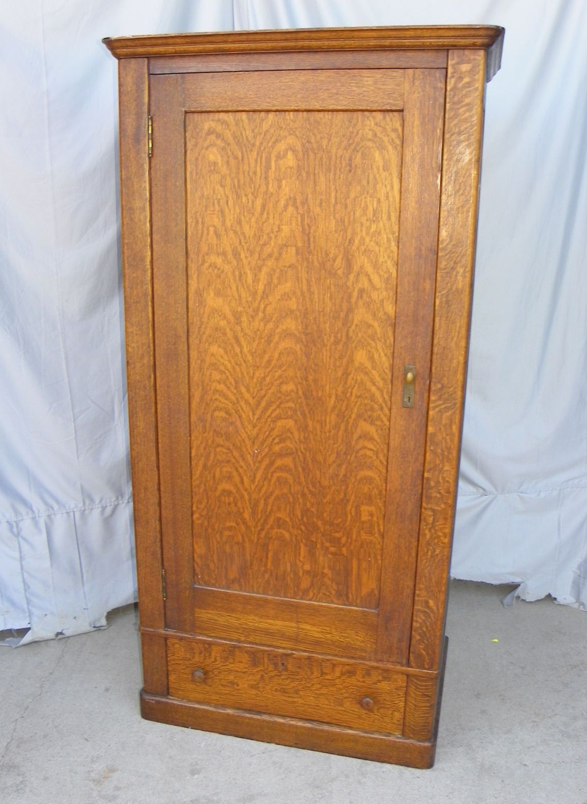 Bargain John's Antiques | Oak Wardrobe With Single Door – Original Finish.  – Bargain John's Antiques For Antique Single Wardrobes (Gallery 20 of 20)