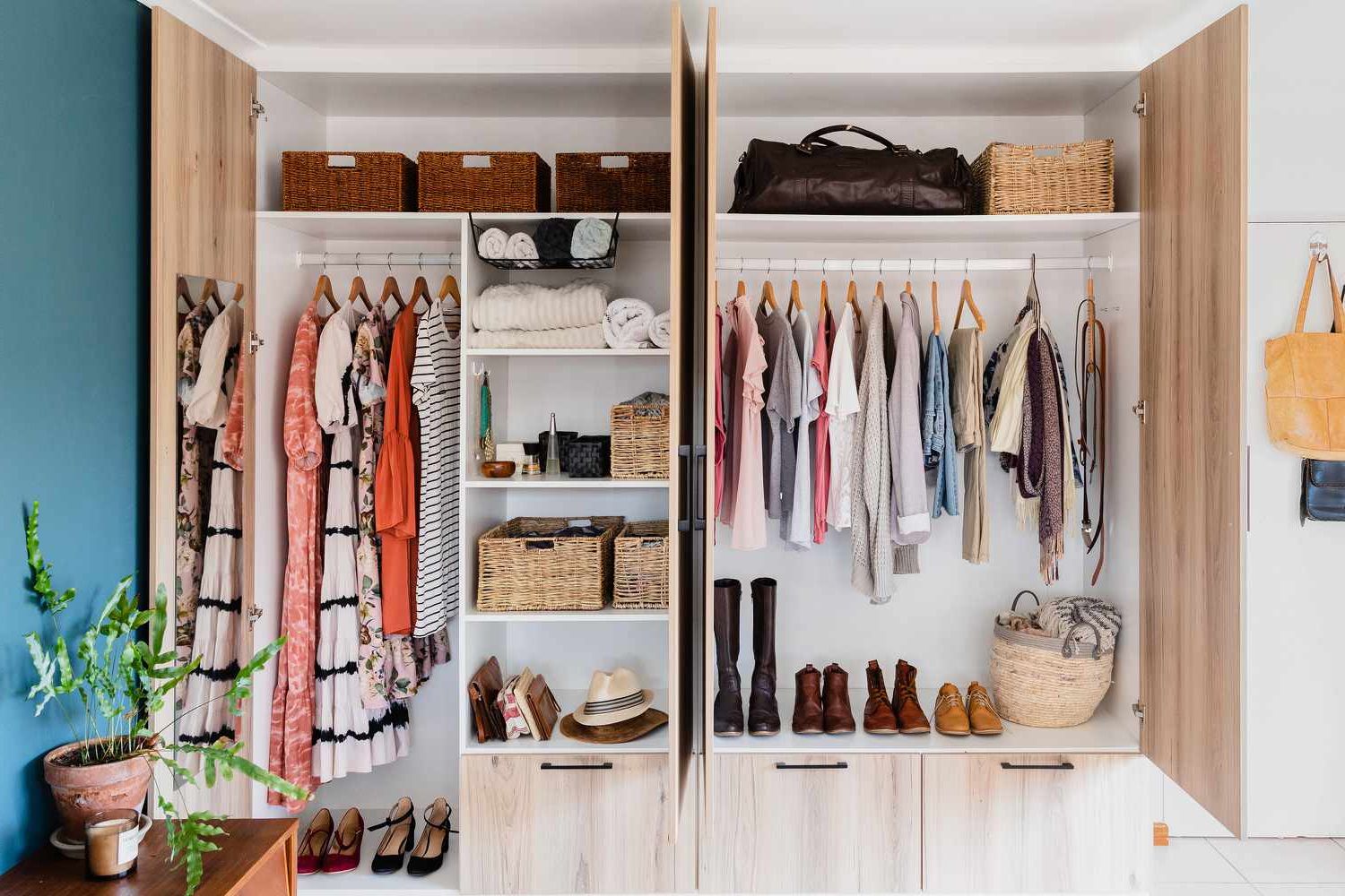 How To Organize Clothes In Your Closet: 5 Easy Steps Regarding Built In Garment Rack Wardrobes (Gallery 16 of 20)