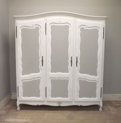 If2980 3 Door French Provencal Style Armoire Throughout 3 Door French Wardrobes (Gallery 5 of 20)