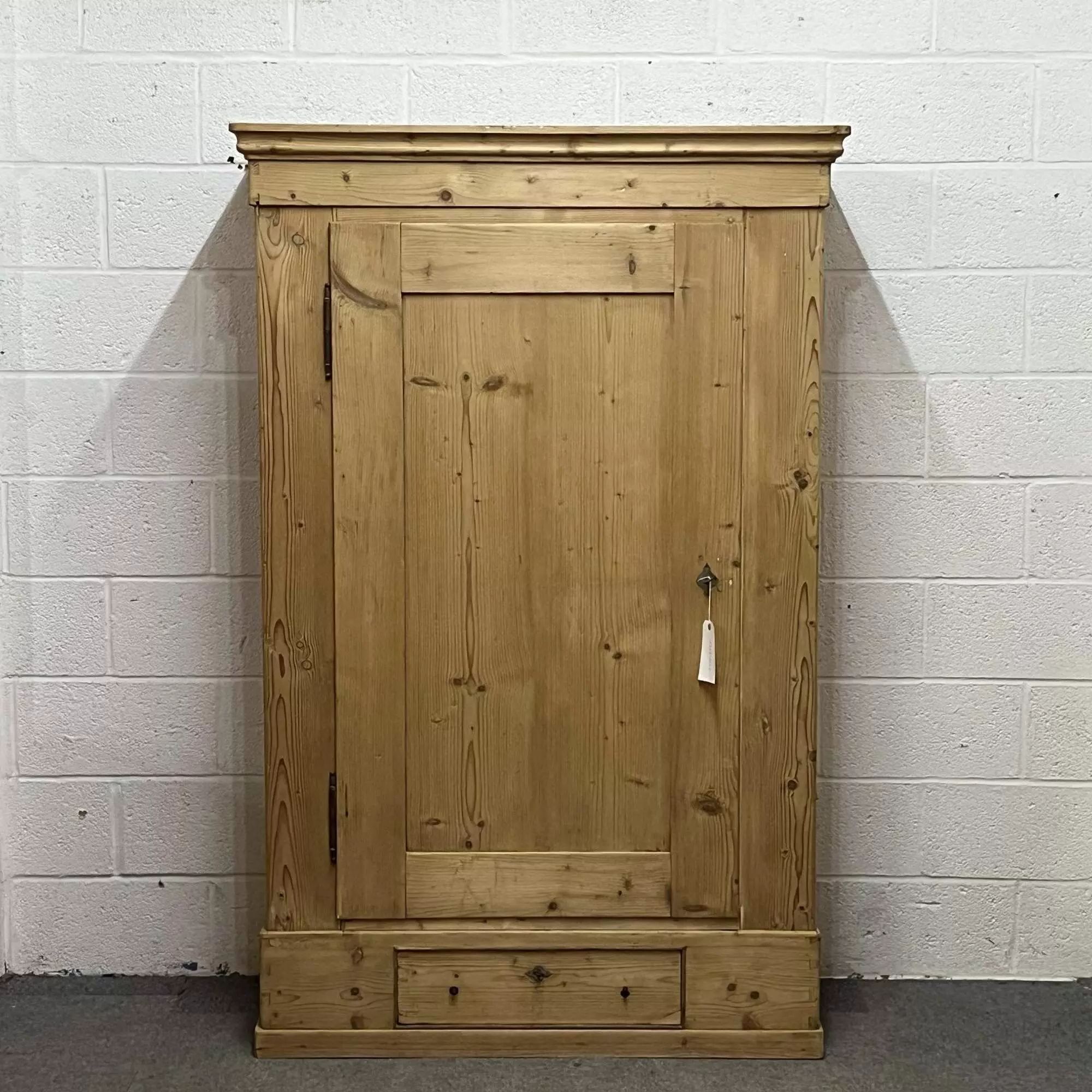 Single Door Antique Pine Wardrobe (dismantles) In Antique Wardrobes &  Armoires For Single Door Pine Wardrobes (View 13 of 20)