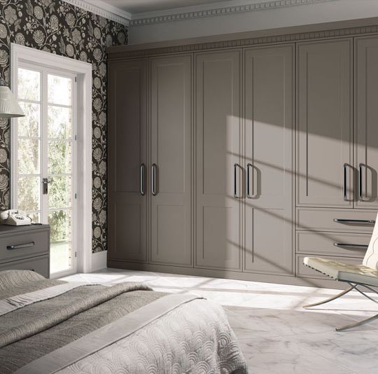 Traditional Bedroom Wardrobes | Designed & Fully Fitted Inside Traditional Wardrobes (View 2 of 20)