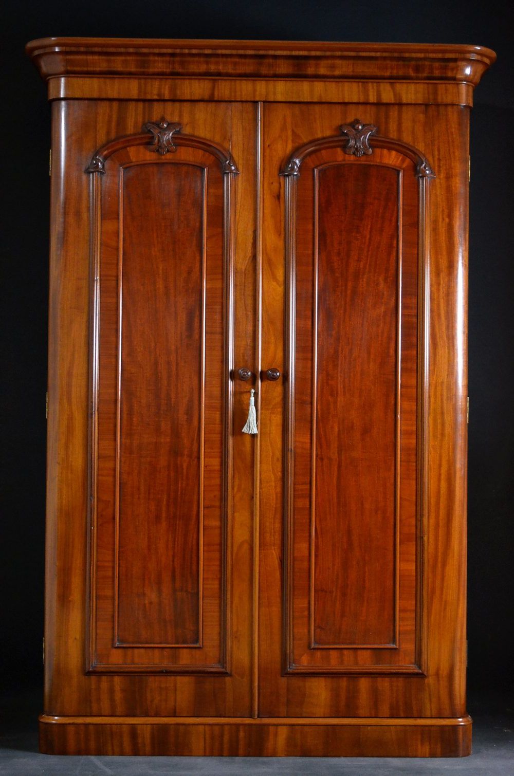 Victorian Double Wardrobe – Mahogany Wardrobe – Antiques Atlas Throughout Old Fashioned Wardrobes (Gallery 17 of 20)