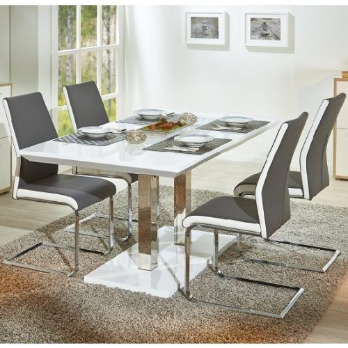 4 Seater Extendable Dining Tables (Photo 14 of 20)