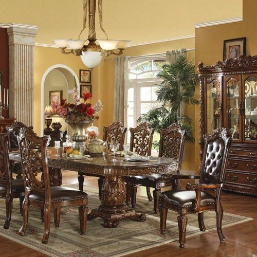 Traditional Dining Tables (Photo 2 of 20)