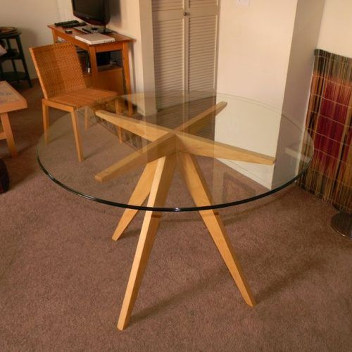 Round Glass Dining Tables With Oak Legs (Photo 15 of 20)
